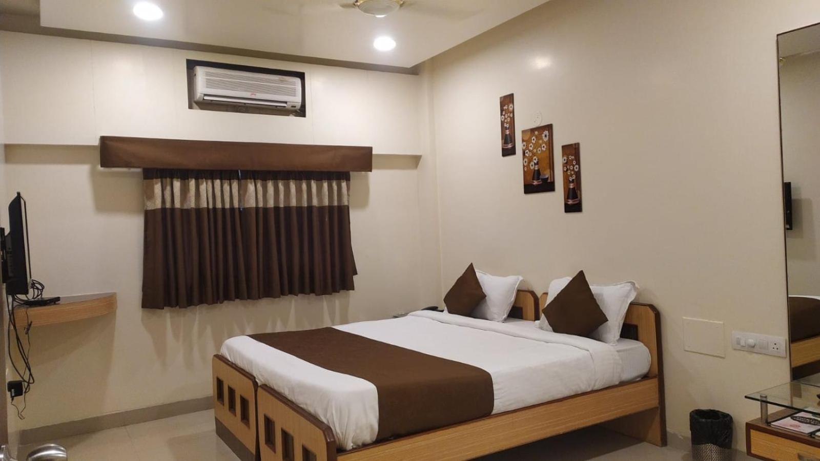 Aquarius Resort Gorhe Khurd Buitenkant foto
